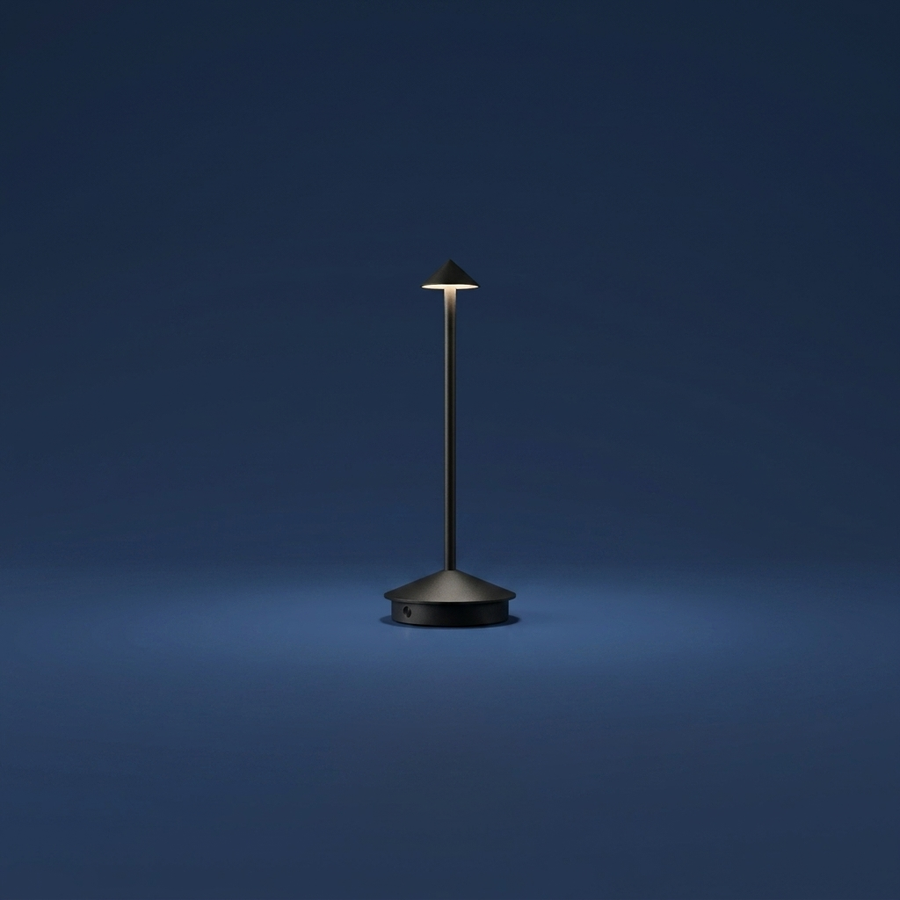 Alloy, Small footprint, planted base