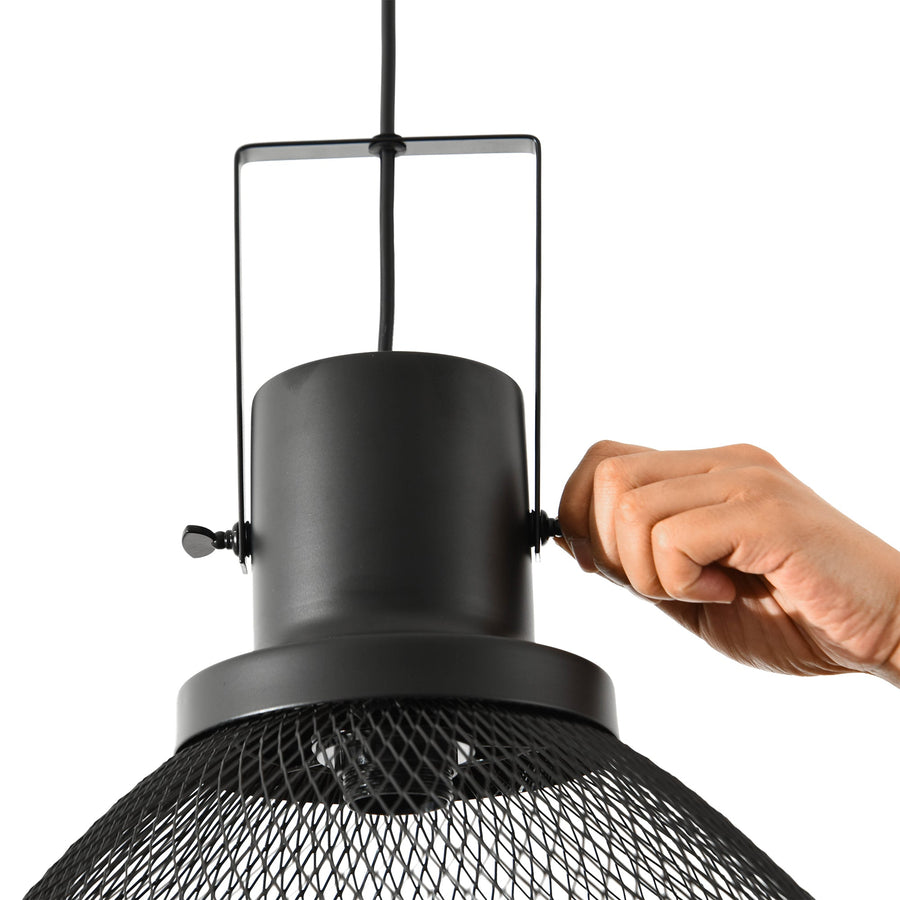 Cage, Light and shadow