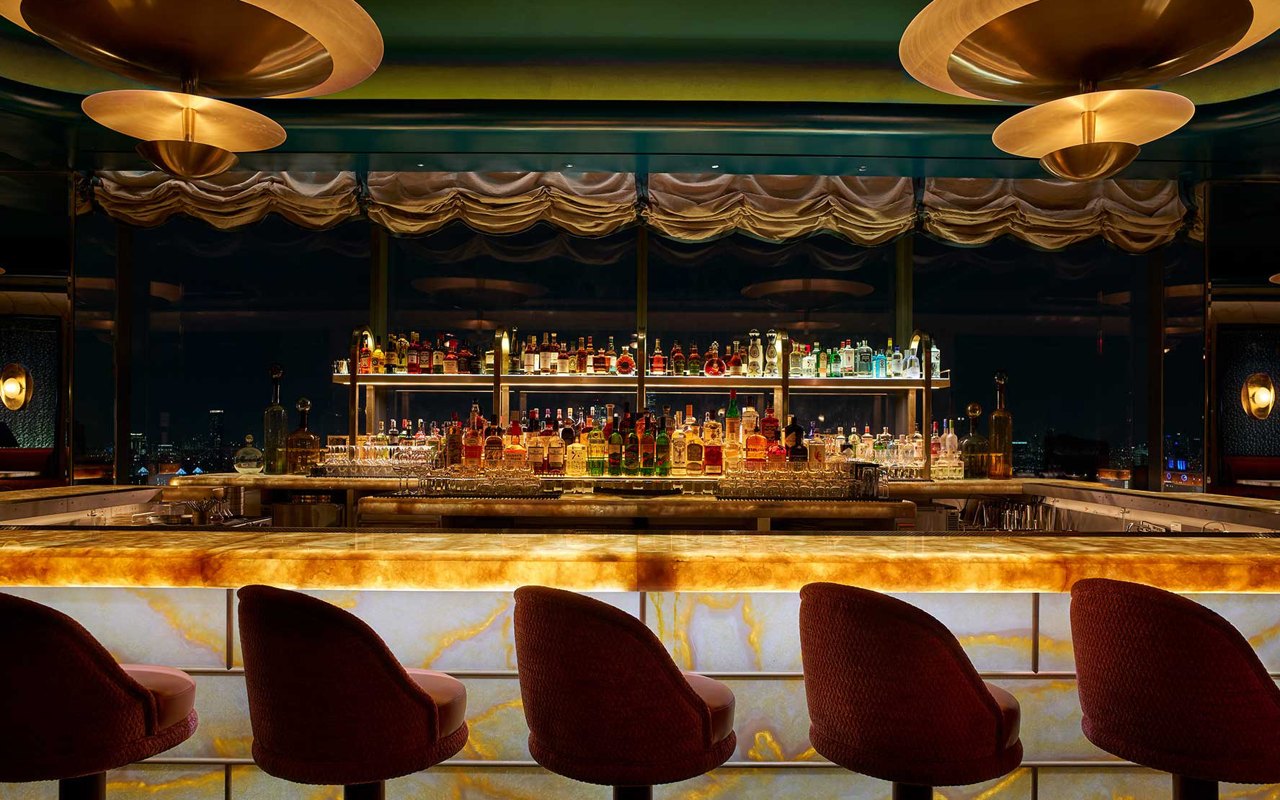 Bar & Lounge